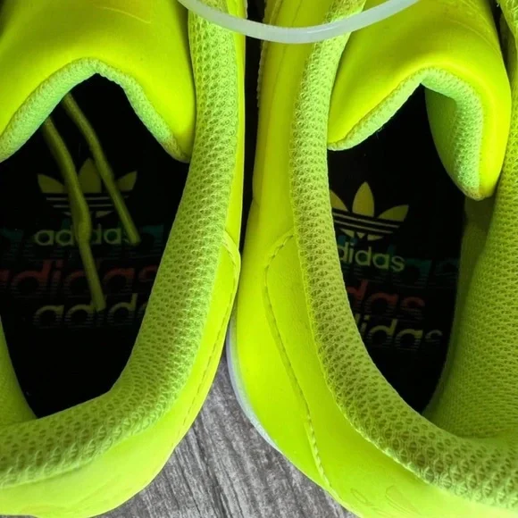 Adidas Superstar J women’s size 8 - Picture 5 of 8